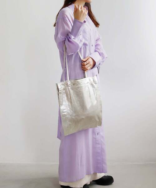 ANEMONE（アネモネ）の「メタリックトートバッグ[バンケット]（トートバッグ・レディース・シルバー/ピンク/ベージュ/ブラック・FREE）」の15枚目の写真