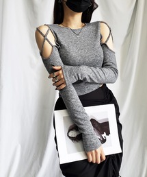 me+em select（ミームセレクト）の「カットアウトクロスストラップショートトップス【 韓国製 】（Tシャツ/カットソー・レディース）」