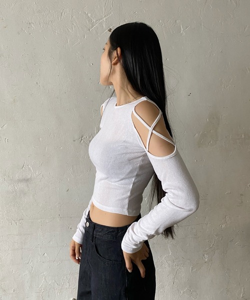 me+em select（ミームセレクト）の「カットアウトクロスストラップショートトップス【 韓国製 】（Tシャツ/カットソー・レディース・ホワイト/ブラック/チャコール・FREE）」の17枚目の写真