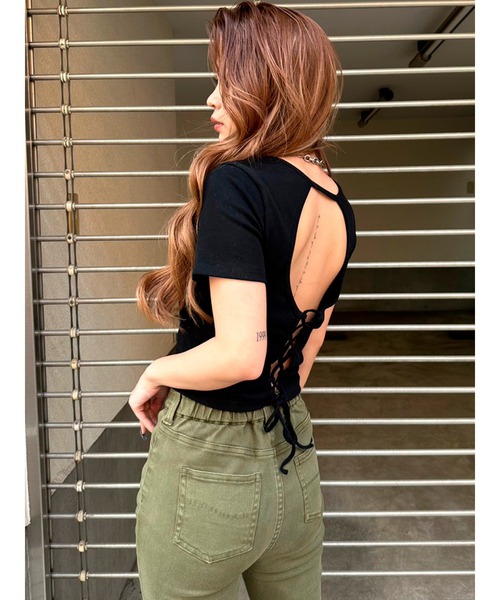 EGOIST（エゴイスト）の「パット付Backデザイントップス（Tシャツ/カットソー・レディース・ブルー/ブラック/ホワイト・FREE）」の11枚目の写真