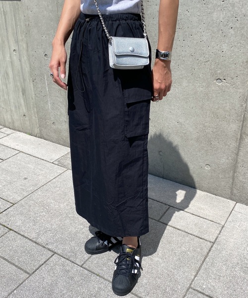MYMOOD.（マイムード）の「ドロストカーゴロングスカート（スカート・レディース・カーキ/ブラック・FREE）」の6枚目の写真
