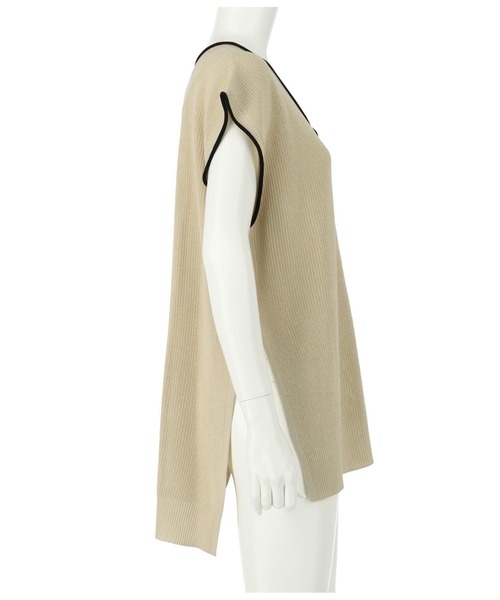 LATINA（ラティーナ）の「麻タッチ畦編みVネックトップスセーター（Tシャツ/カットソー・レディース・ブラック/グレイッシュベージュ・FREE）」の9枚目の写真