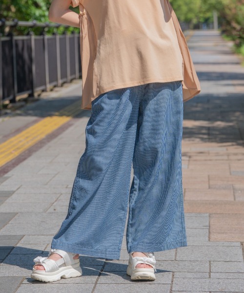 NAVY(ネイビー)の「ライトオンス デニム ワイドパンツ(デニムパンツ・レディース・ダークブルー/ストライプ・M/L)」の2枚目の写真