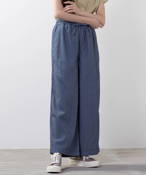 NAVY(ネイビー)の「ライトオンス デニム ワイドパンツ(デニムパンツ・レディース・ダークブルー/ストライプ・M/L)」の12枚目の写真
