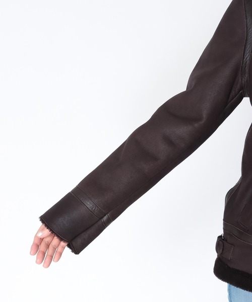 DRESSLAVE（ドレスレイブ）の「PAOLA GELLI / merino ricciolo waxy(メリノムートンコート)（ムートンコート・レディース・ブラウン・44）」の6枚目の写真