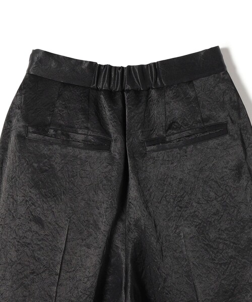 SHIPS（シップス）の「〈手洗い可能〉アセテート サテン タック ショーツ◆（その他パンツ・レディース・ブラック・36/38）」の8枚目の写真