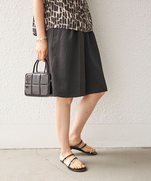 SHIPS（シップス）の「〈手洗い可能〉アセテート サテン タック ショーツ◆（その他パンツ・レディース・ブラック・36/38）」の16枚目の写真