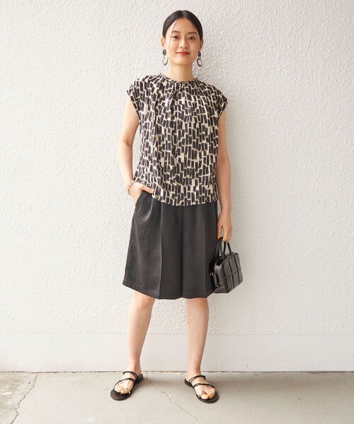 SHIPS（シップス）の「〈手洗い可能〉アセテート サテン タック ショーツ◆（その他パンツ・レディース・ブラック・36/38）」の18枚目の写真