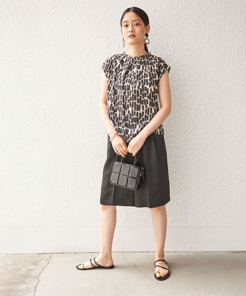 SHIPS（シップス）の「〈手洗い可能〉アセテート サテン タック ショーツ◆（その他パンツ・レディース・ブラック・36/38）」の20枚目の写真