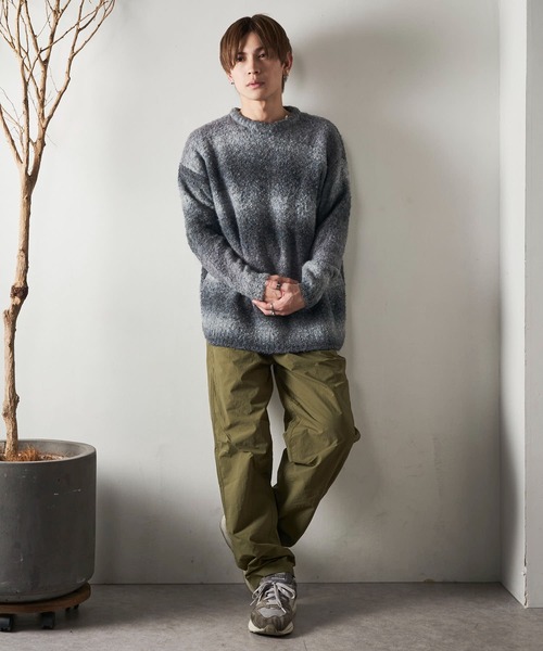 ADPOSION(アドポーション)の「グラデーションブークレニットプルオーバー(ニット/セーター・メンズ・チャコールグレー/ブラウン/グレー・LARGE/MEDIUM/X-LARGE)」の21枚目の写真