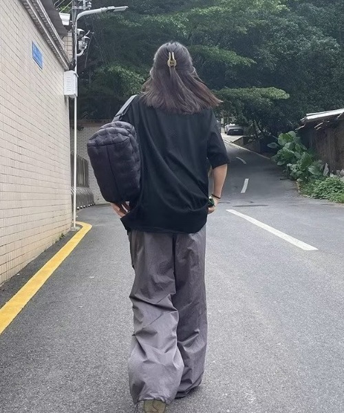 MGV(エムジーヴィー)の「ストリートルーズパラシュートパンツ(その他パンツ・レディース・ブラック/グレー・LARGE/X-LARGE/MEDIUM)」の9枚目の写真