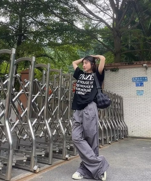 MGV（エムジーヴィー）の「ストリートルーズパラシュートパンツ
