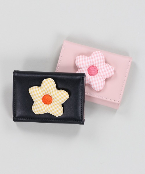 SPINNS（スピンズ）の「【三つ折り型】フラワーミニウォレット（財布・レディース・ピンク/ブラック・ONESIZE）」の6枚目の写真