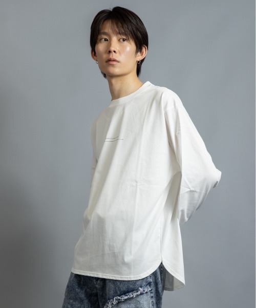 En serio TOKYO(エンソリオトーキョー)の「シルケットライク MOONモチーフプリント ロンT(Tシャツ/カットソー・メンズ・ブラック/ブルーグリーン/ホワイト・M/LL/L)」の6枚目の写真