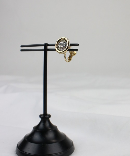 sea,ds mara（シーズマーラ）の「【Sea’ds mara】One drop earring (Single)（イヤリング・レディース・ゴールド/シルバー・FREE）」の2枚目の写真