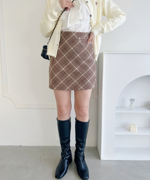 Loueme(ルエム)の「チェック起毛台形ミニスカパン(スカート・レディース・チャコールグレー/ベージュ・S/M)」の2枚目の写真