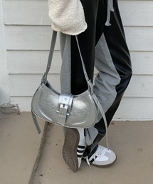 ベルトデザインショルダーバッグ