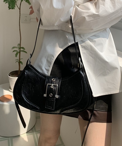 NANEA（ナネア）の「ベルトデザインショルダーバッグ（ショルダーバッグ・レディース・シルバー/ブラック・フリー）」の3枚目の写真