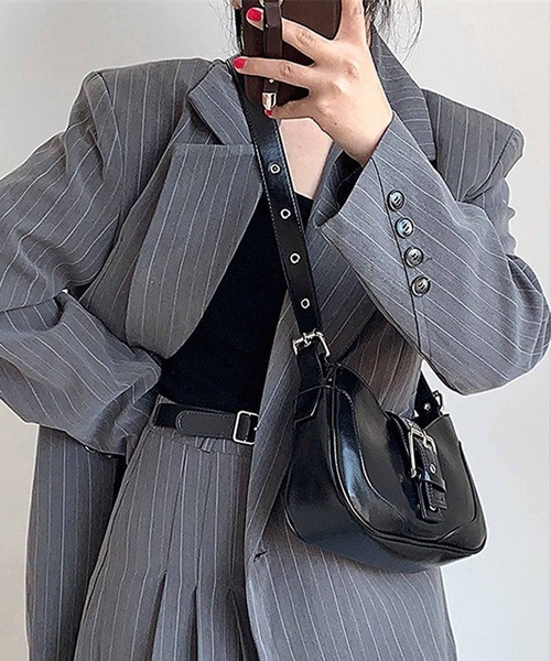 NANEA（ナネア）の「ベルトデザインショルダーバッグ（ショルダーバッグ・レディース・シルバー/ブラック・フリー）」の6枚目の写真