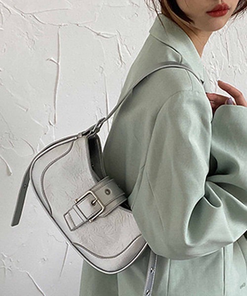 NANEA（ナネア）の「ベルトデザインショルダーバッグ（ショルダーバッグ・レディース・シルバー/ブラック・フリー）」の8枚目の写真