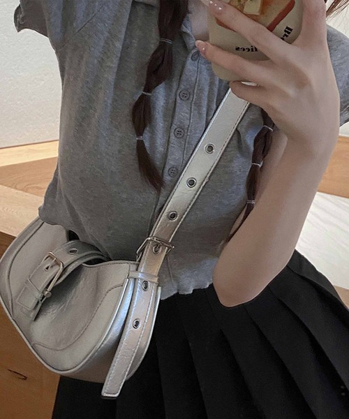 NANEA（ナネア）の「ベルトデザインショルダーバッグ（ショルダーバッグ・レディース・シルバー/ブラック・フリー）」の9枚目の写真