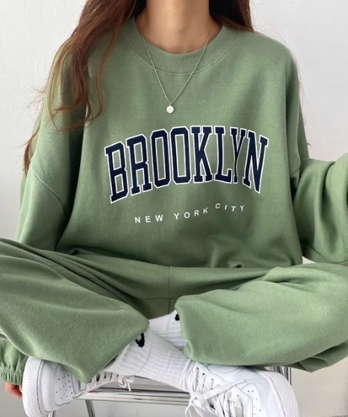 MYMOOD.（マイムード）の「●ドロップ/【上下2点セット】カレッジロゴ スウェットセットアップ ルームウェア（その他ルームウェア・レディース・ブラック/グレー/グリーン/オートミール・FREE）」の4枚目の写真