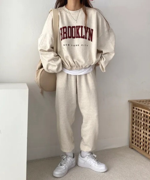 MYMOOD.（マイムード）の「●ドロップ/【上下2点セット】カレッジロゴ スウェットセットアップ ルームウェア（その他ルームウェア・レディース・ブラック/グレー/グリーン/オートミール・FREE）」の19枚目の写真