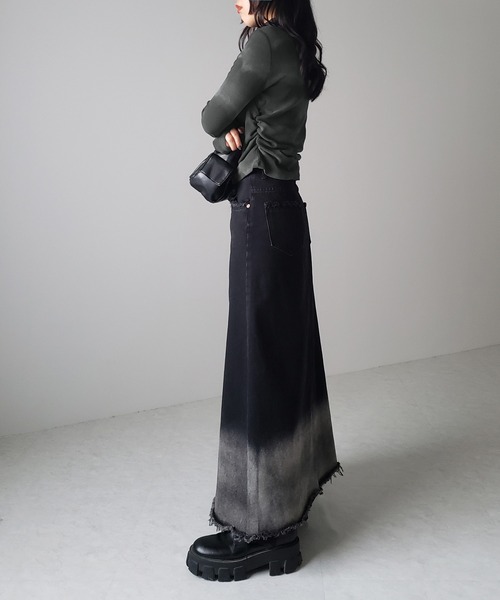 me+em select(ミームセレクト)の「※【 裏微起毛 】サイドシャーリングヴィンテージタイダイハイネックトップス(Tシャツ/カットソー・レディース・グレー/アイボリー/ブラウン・FREE)」の13枚目の写真