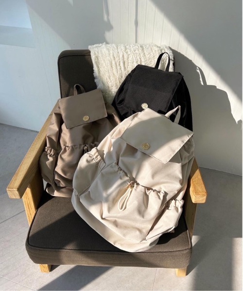 my twilight（マイトワイライト）の「mytwilight 9ポケット ドロストリュック（バックパック/リュック・レディース・ブラック/ベージュ/アイボリー・FREE）」の4枚目の写真