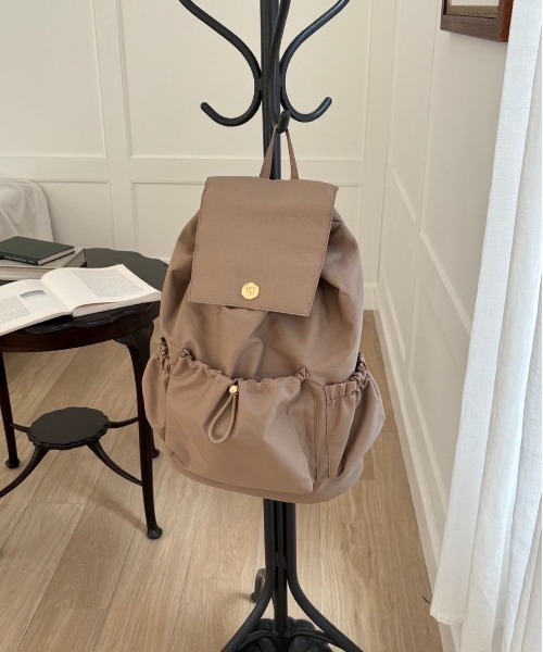 my twilight（マイトワイライト）の「mytwilight 9ポケット ドロストリュック（バックパック/リュック・レディース・ブラック/ベージュ/アイボリー・FREE）」の13枚目の写真