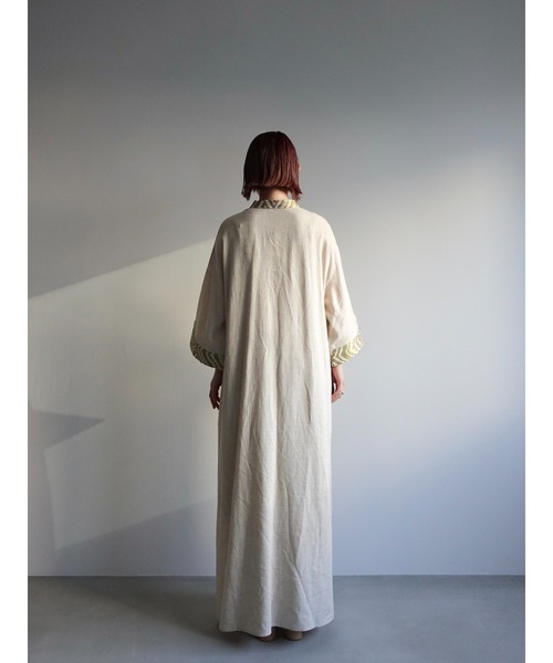 sahara(サハラ)の「Slit Neck Kaftan Dress/スリットネックカフタンドレス(ワンピース・レディース・ネイビー/ベージュ/レッド・FREE)」の5枚目の写真