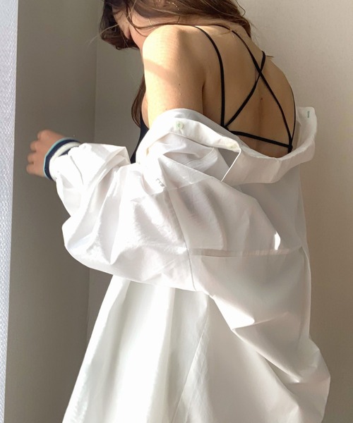 Q（キュー）の「カップ付きバッククロスキャミ（キャミソール・レディース・ブラック/アイボリー・MEDIUM）」の3枚目の写真