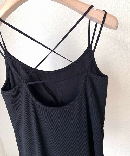 Q（キュー）の「カップ付きバッククロスキャミ（キャミソール・レディース・ブラック/アイボリー・MEDIUM）」の4枚目の写真