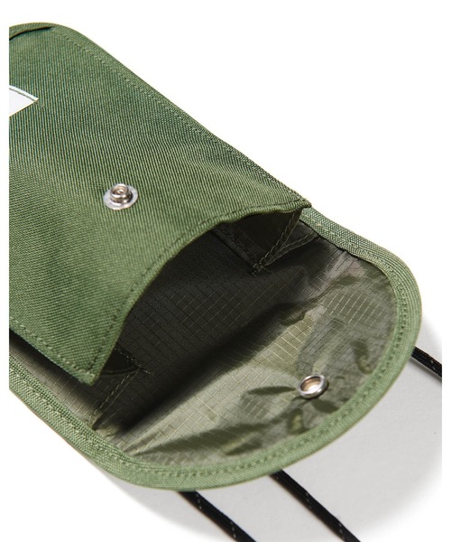 uniform experiment（ユニフォームエクスペリメント）の「SHOULDER POUCH（ボディバッグ/ウエストポーチ・メンズ・カーキ/ブラック・FREE）」の5枚目の写真
