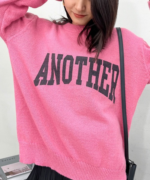 &soiree(アンドソワレ)の「&soiree カレッジロゴモヘアライクニットセーター(ニット/セーター・レディース・グレー/グリーン/ピンク/ベージュ・FREE)」の4枚目の写真