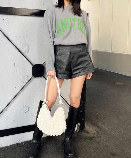 &soiree(アンドソワレ)の「&soiree カレッジロゴモヘアライクニットセーター(ニット/セーター・レディース・グレー/グリーン/ピンク/ベージュ・FREE)」の15枚目の写真