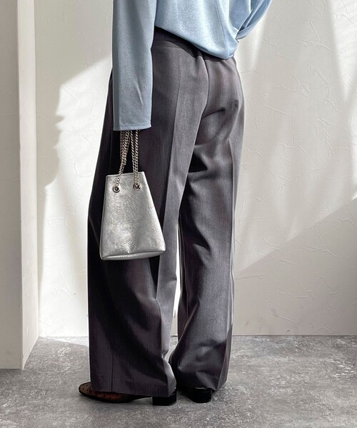 VICE VERSA（バイスバース）の「【VICE VERSA/バイス ベルサ】チェーンレザー巾着バッグ（ショルダーバッグ・レディース・ブラック/シルバー/ゴールド・FREE）」の5枚目の写真