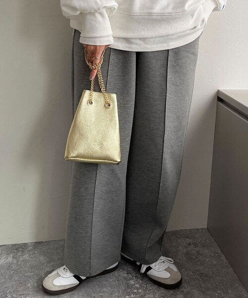 VICE VERSA（バイスバース）の「【VICE VERSA/バイス ベルサ】チェーンレザー巾着バッグ（ショルダーバッグ・レディース・ブラック/シルバー/ゴールド・FREE）」の7枚目の写真