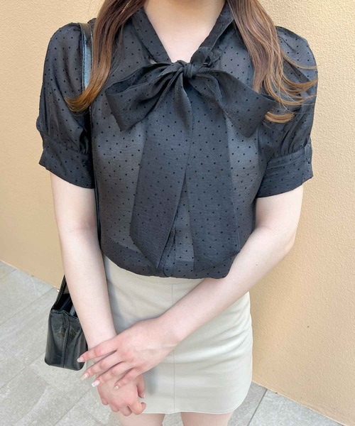 frunco(フランコ)の「半袖ドットシフォンボウタイブラウス(シャツ/ブラウス・レディース・ホワイト/ブラック・FREE)」の2枚目の写真