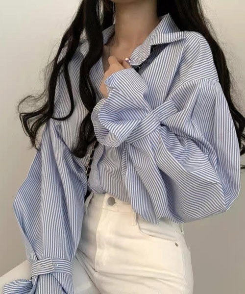 i-dare(アイディア)の「【i-dare】フレア袖ストライプシャツ(シャツ/ブラウス・レディース・ブラック/ブルー・X-LARGE/MEDIUM/SMALL/LARGE)」の2枚目の写真