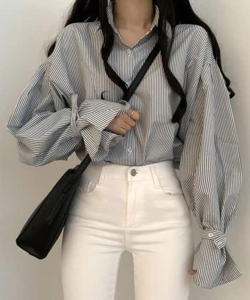 i-dare(アイディア)の「【i-dare】フレア袖ストライプシャツ(シャツ/ブラウス・レディース・ブラック/ブルー・X-LARGE/MEDIUM/SMALL/LARGE)」の1枚目の写真