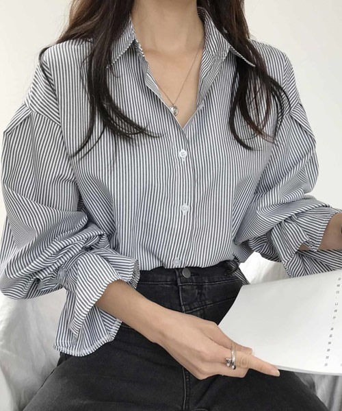 i-dare(アイディア)の「【i-dare】フレア袖ストライプシャツ(シャツ/ブラウス・レディース・ブラック/ブルー・X-LARGE/MEDIUM/SMALL/LARGE)」の4枚目の写真
