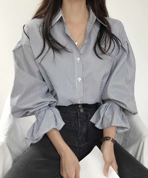 i-dare(アイディア)の「【i-dare】フレア袖ストライプシャツ(シャツ/ブラウス・レディース・ブラック/ブルー・X-LARGE/MEDIUM/SMALL/LARGE)」の5枚目の写真
