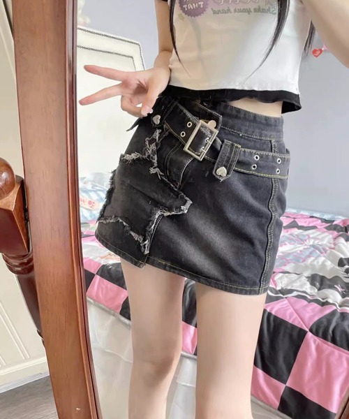 shopnikoniko（ショップニコニコ）の「スターパッチ ワイドベルト デニムミニスカート（スカート・レディース・ブラック・フリー）」の2枚目の写真