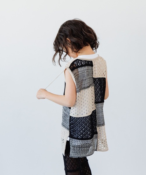 LOWRYS FARM(ローリーズファーム)の「スカシパッチワークベスト 114858(ベスト・キッズ・ブラック系その他/ブラック/パープル・110cm/130cm/150cm)」の11枚目の写真