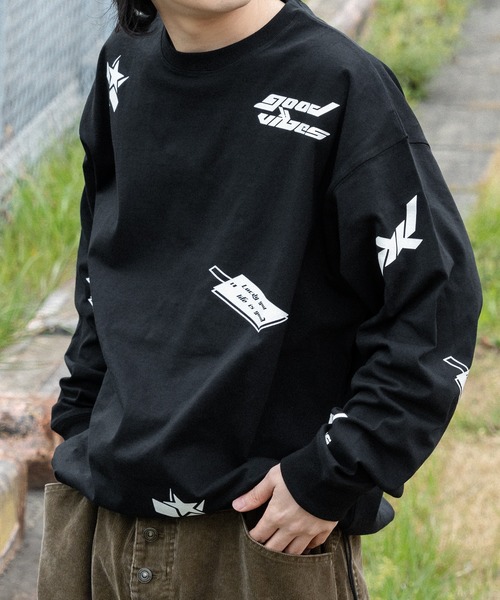 kutir(クティール)の「ドローコード付きランダムロゴロンT(Tシャツ/カットソー・メンズ・オフホワイト/ブラック・MEDIUM/LARGE)」の2枚目の写真
