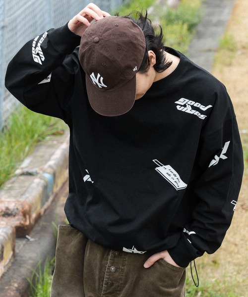 kutir(クティール)の「ドローコード付きランダムロゴロンT(Tシャツ/カットソー・メンズ・オフホワイト/ブラック・MEDIUM/LARGE)」の4枚目の写真