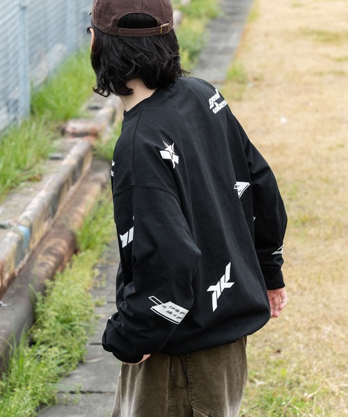 kutir(クティール)の「ドローコード付きランダムロゴロンT(Tシャツ/カットソー・メンズ・オフホワイト/ブラック・MEDIUM/LARGE)」の5枚目の写真