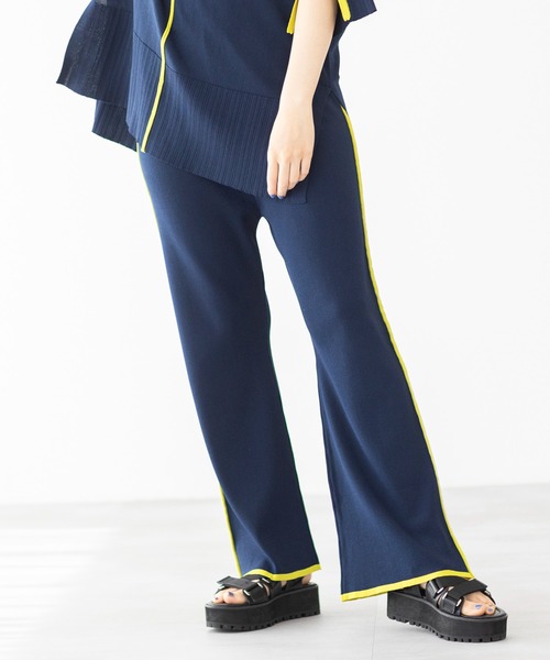 OSMOSIS(オズモーシス)の「セミフレアーラインニットパンツ(その他パンツ・レディース・ネイビー/ライトグレー/ブラック・ONE SIZE)」の3枚目の写真