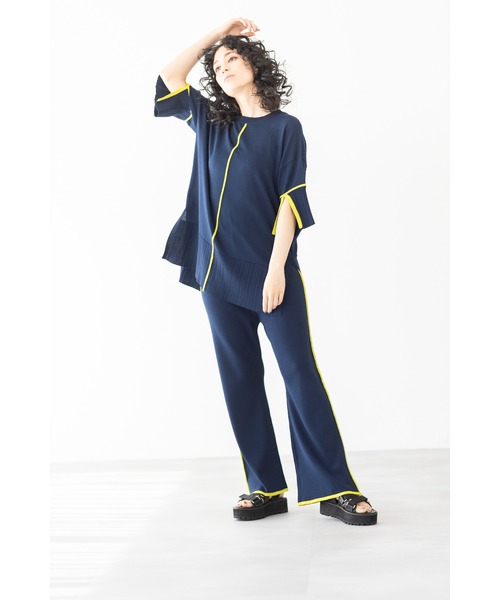 OSMOSIS(オズモーシス)の「セミフレアーラインニットパンツ(その他パンツ・レディース・ネイビー/ライトグレー/ブラック・ONE SIZE)」の4枚目の写真